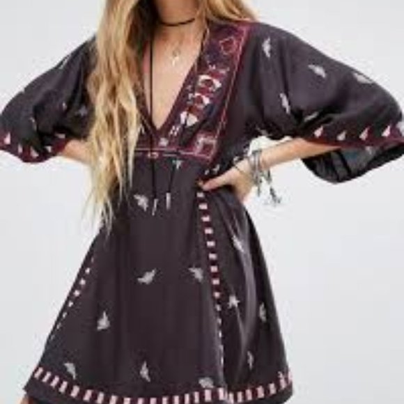 Free People Dresses & Skirts - Free People embroidered tulum dress - Size S